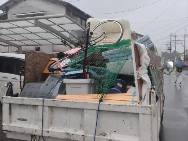 不用品110番!!ご不用となった、家具・家電・寝具・その他、敏速に回収致します。サービスの画像