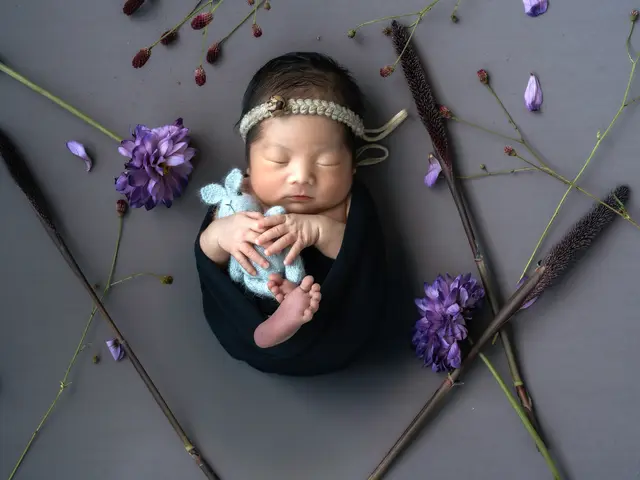 「助産師だから叶う、安心×安全×デザインの特別なニューボーンフォト」