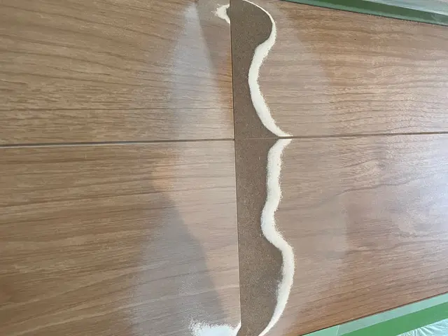 その床、直せるんです！フローリングのキズ・凹み、なかったことに！サービスの画像