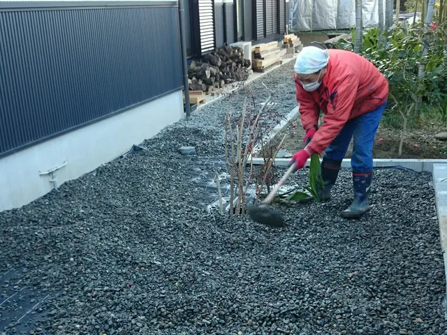 お得！！！　防草シート　シート押えピンを含んだ　コミコミ価格で手間いらず。サービスの画像