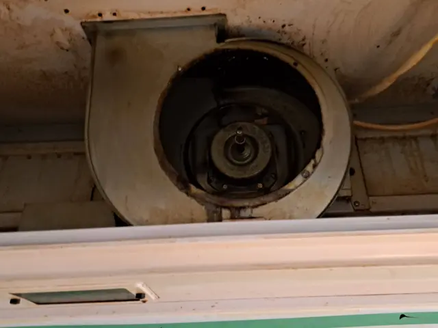 レンジフードクリーニング。年末に向けて油汚れをきれいにすっきり落とします。サービスの画像