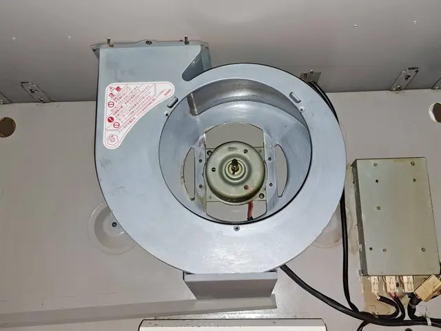 レンジフードクリーニング。年末に向けて油汚れをきれいにすっきり落とします。サービスの画像