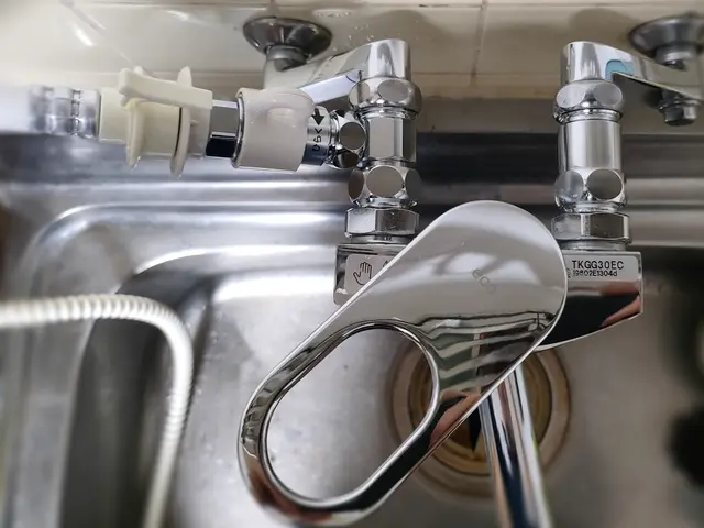 食洗機分岐金具の取付　取り外し　取り外した商品も持って帰ります。サービスの画像