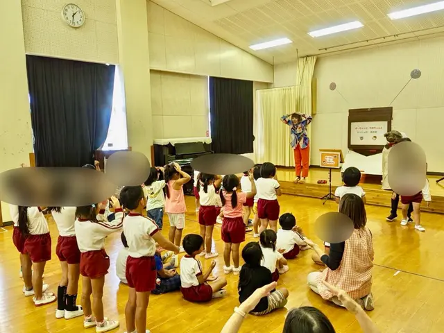 【0〜5歳児迄の子供向け】子供が参加して楽しめる手遊び歌とお歌紙芝居のコンサート