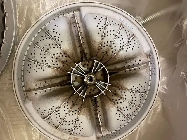汚れと嫌な匂いを解決！洗濯機分解清掃サービスの画像