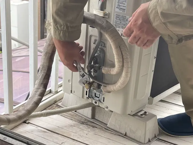 エアコンの修理をしてます。岡壱住設の代表森内ですエアコンでお困りの方ご相談下さいサービスの画像