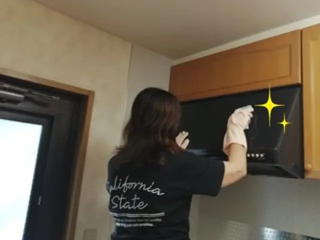 丁寧な作業をお約束☆キッチンと換気扇をピカピカに！☆サービスの画像