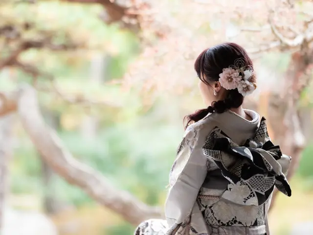 和装撮影が得意なカメラマンによる 二十歳の振袖記念写真サービス