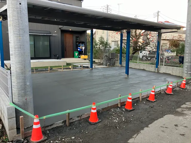 コンクリート土間、駐車場施工お任せください。サービスの画像