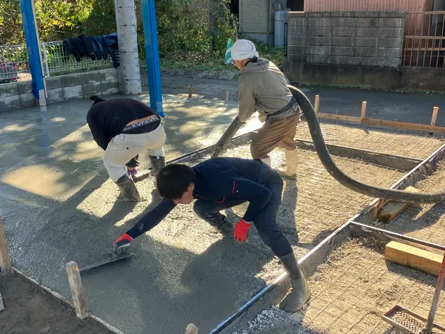 コンクリート土間、駐車場施工お任せください。サービスの画像