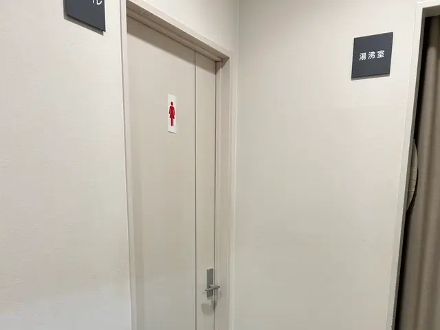 室内ドアのダイノックシート施工で新品に取り替えた様なドアに生まれ変わります♫サービスの画像