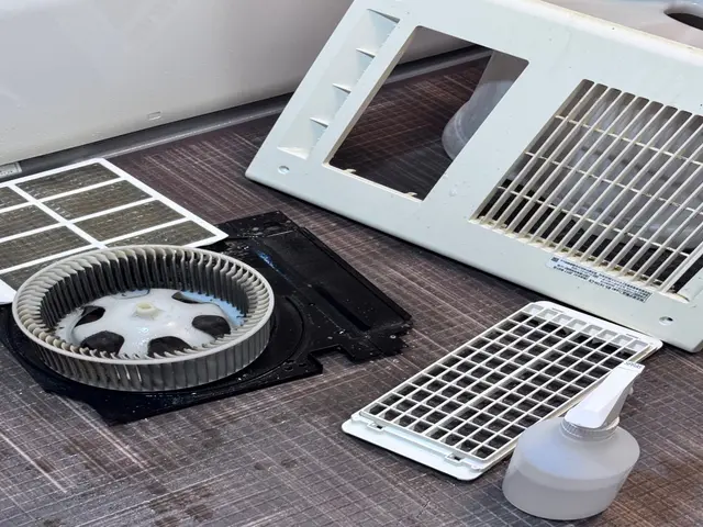 湯船に浸かりハ～と言って一日の疲れを取りましょう！プロの技で綺麗に清掃します。サービスの画像