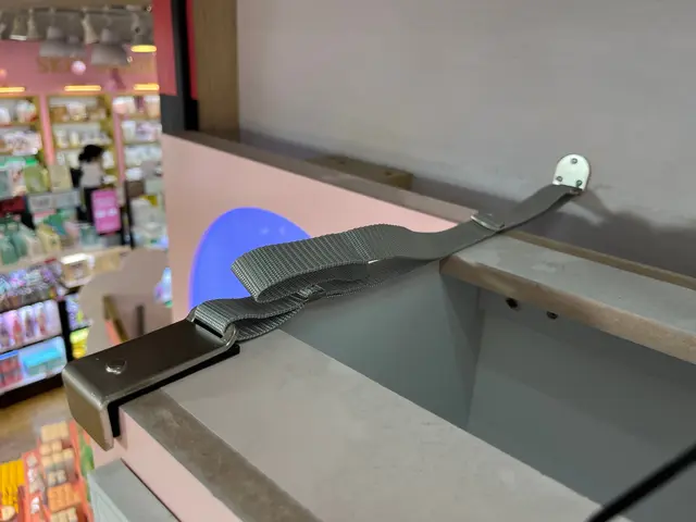 地震対策に家具固定!!丁寧かつスピーディーに!!サービスの画像