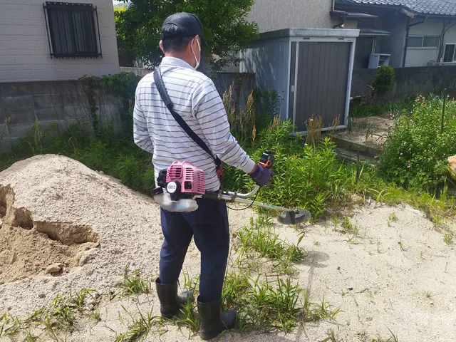 下関、岩国も対応致します！　手間いらず　安心価格で快適空間　斜面もお任せ！サービスの画像