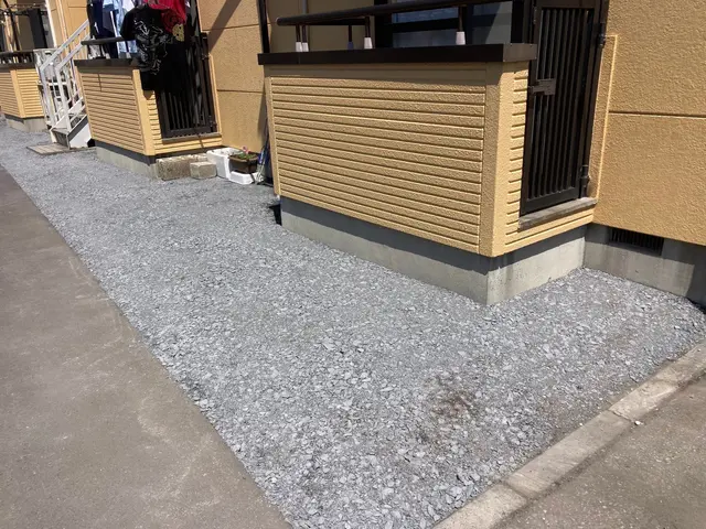 駐車場・庭　砂利敷き※防草シート施工も行います！サービスの画像