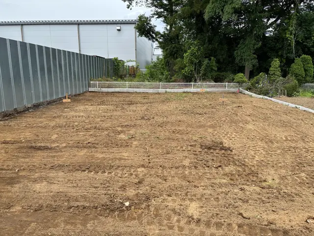 駐車場・庭　砂利敷き※防草シート施工も行います！サービスの画像