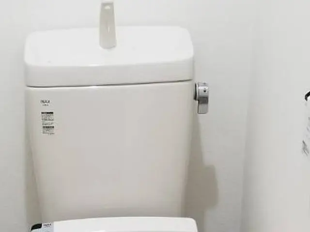 トイレのタンク内部品交換サービスの画像