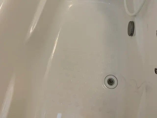 ◆浴室エプロン内部高圧洗浄でしっかり洗浄サービスの画像