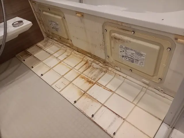 《専用洗剤で》極めた洗浄3段階から。取れない汚れの時は更に特殊洗浄で仕上げますサービスの画像