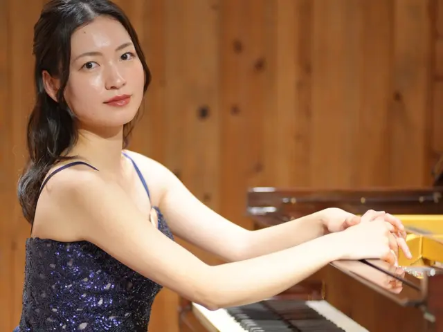 ピアニストカメラマンがHPやSNS集客に使えるようなアングルでしっかり撮影します