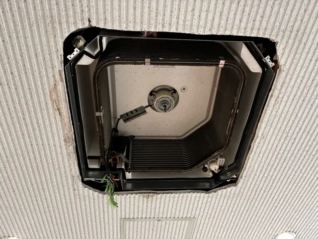 業務用埋め込み4方向のみ対応可能になります。サービスの画像