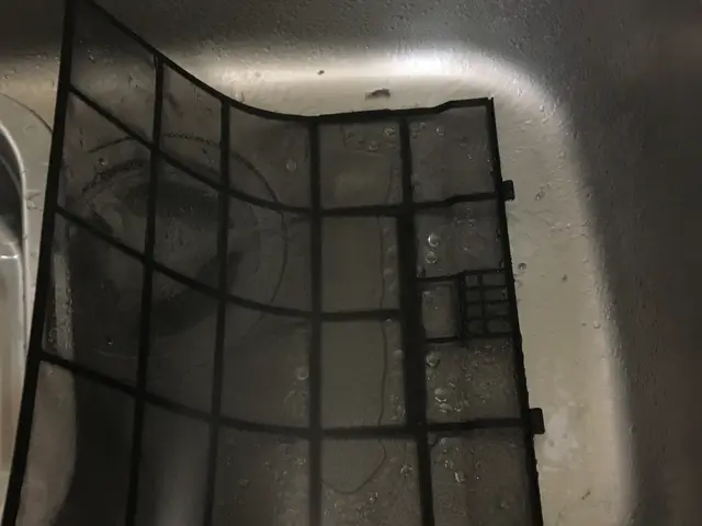 電気工事士の免許を持った私が清掃にお伺い致します。丁寧、安価！サービスの画像