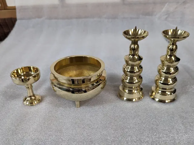 あらゆる仏壇や仏具のクリーニングを致します。見違えるほど綺麗になります。サービスの画像