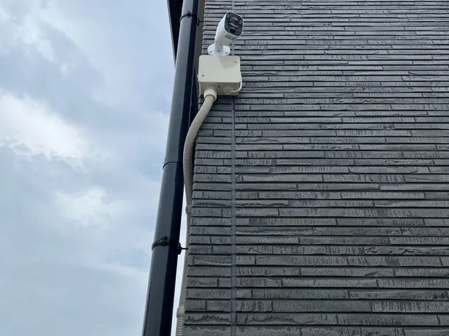 材料は長持ちする二重管を使用、ネジ一本から日本製にこだわり、目立たない配管工事！サービスの画像