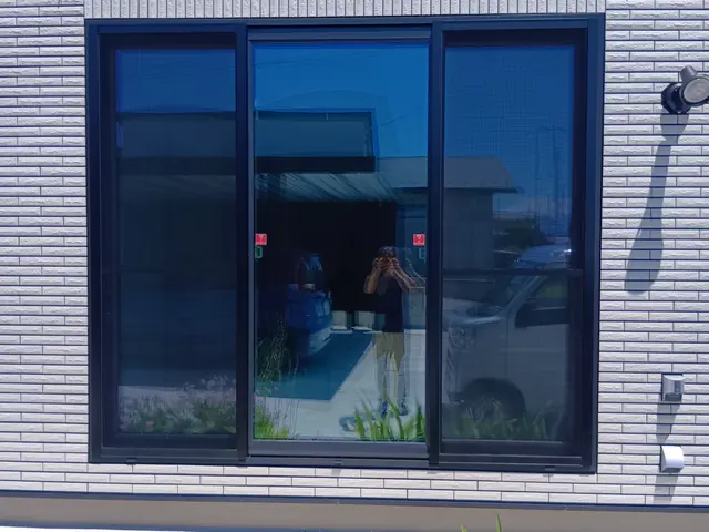 【クレカ対応】国家資格保有者のフィルム施工！遮熱、断熱、防犯、目隠し、UVカットサービスの画像