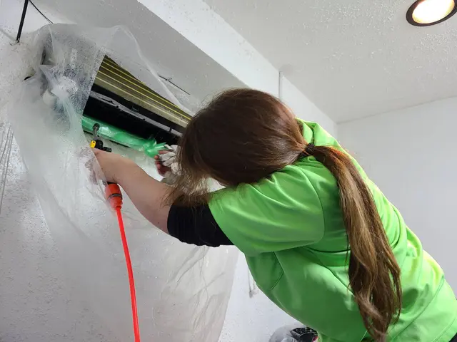 女性スタッフがお伺い☆女性ならではのきめ細かく丁寧な作業で安心していただけます♪サービスの画像