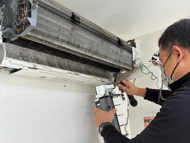 経験10年。非喫煙者。子供とペットに配慮した1児のパパが丁寧に対応。抗菌コート付サービスの画像