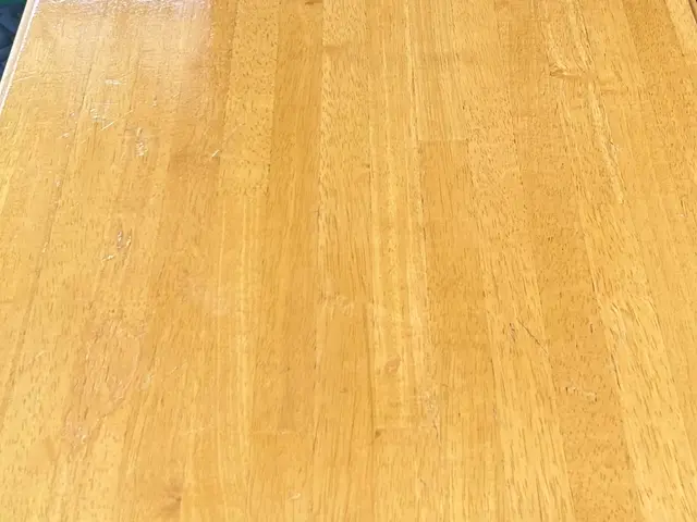 経験4年の実績！大手不動産会社も信頼する床の傷・黒ずみ完全修復サービスサービスの画像