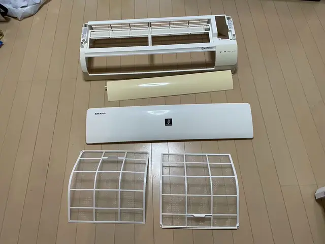 【損害保険加入済み】1件1件丁寧に徹底作業！ビフォーアフターの変化をご覧くださいサービスの画像