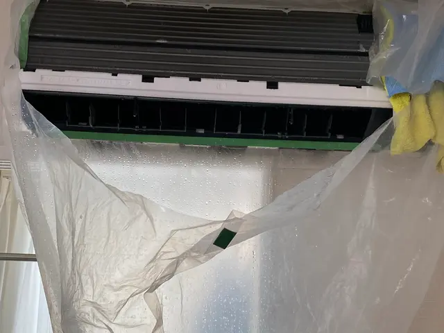 【損害保険加入済み】1件1件丁寧に徹底作業！ビフォーアフターの変化をご覧くださいサービスの画像