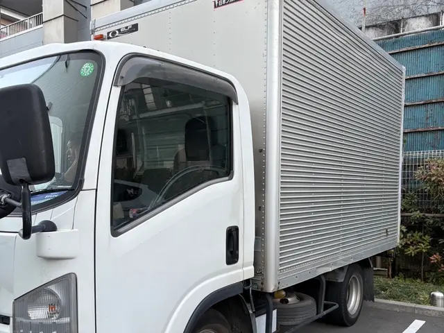 8年間で5000件の実績！女性スタッフ対応可能で安心の自社スタッフ完結サービスサービスの画像