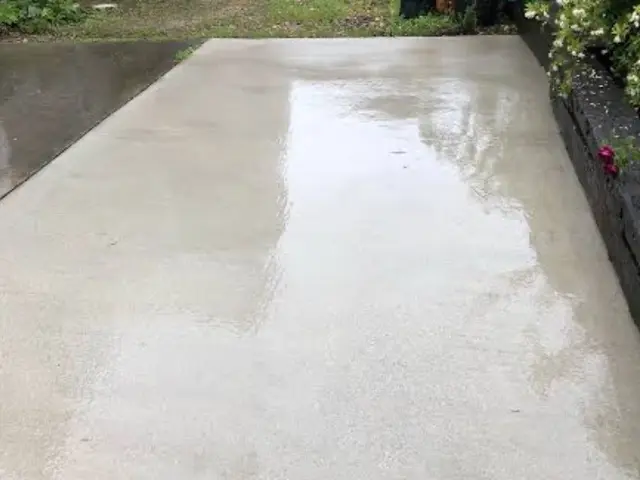 高圧洗浄・ブラシでスッキリ綺麗にします！◎オプションで外壁洗浄もできます！！サービスの画像