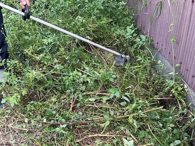 草刈り機作業サービスの画像