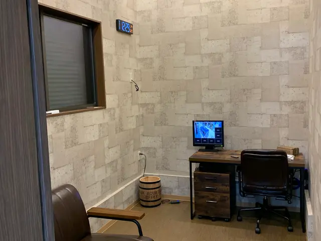 １月から新規出店！　多数の色柄をご用意♪  33年の経験から丁寧な施工！サービスの画像