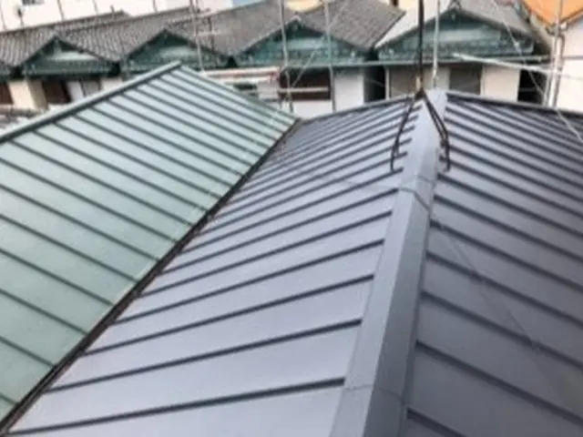 【職人歴20年】ワンランク上の屋根材◎穴あき保証20年以上◎質を重視される方向サービスの画像