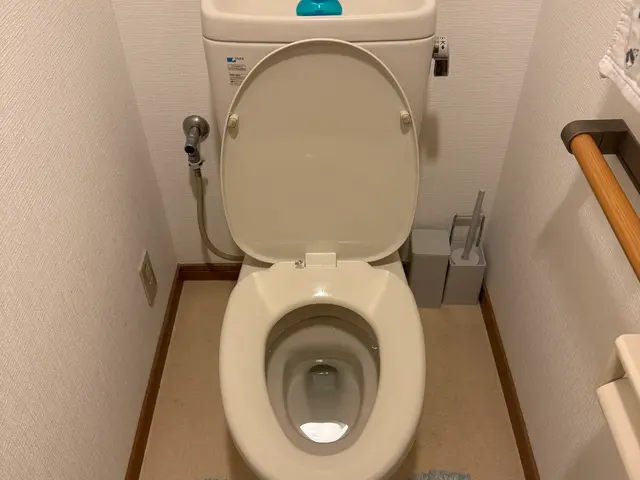 ウォシュレット(温水洗浄便座)取り外し設置　不要になった便座、無料回収します！サービスの画像