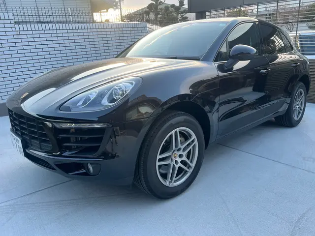 洗車のことならお任せ下さい！大切な愛車をピカピカにいたします！土日祝大歓迎！サービスの画像