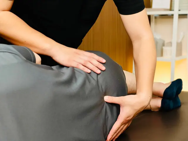 【腰痛・肩こり専門整体】Google★4.9｜北浜の実店舗と同じレベルの施術を◎サービスの画像