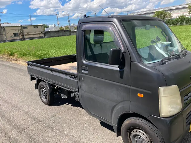 不用品回収致します軽トラ荷台いっぱいに積んで格安資格も古物持っておりますサービスの画像