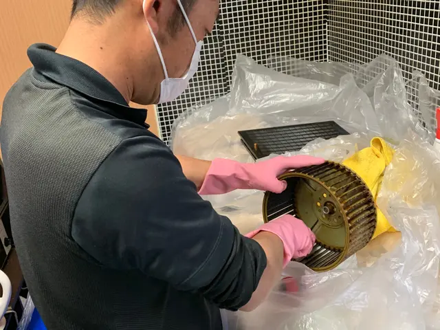◎高知市発◎大手業務経験あり◎身体に負担の少ない洗剤使用◎損害保険加入店サービスの画像