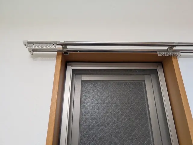 壁紙の剥がれ、凹み直します！24時間受け付けてます！クロスのお悩みお任せくださいサービスの画像