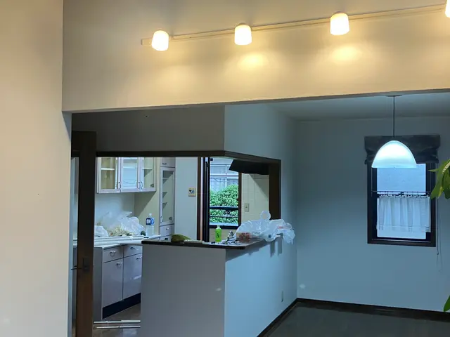 壁紙の剥がれ、凹み直します！24時間受け付けてます！クロスのお悩みお任せくださいサービスの画像