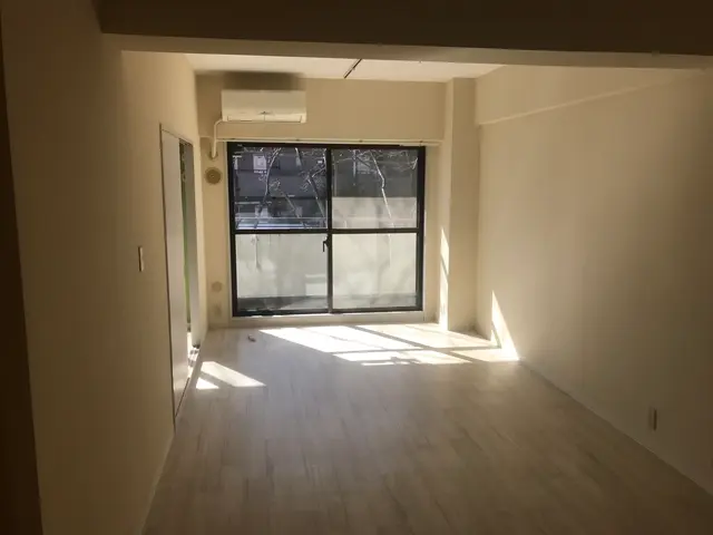 綺麗になるまで洗います！窓の掃除はホームアシスタントサービスへ！サービスの画像