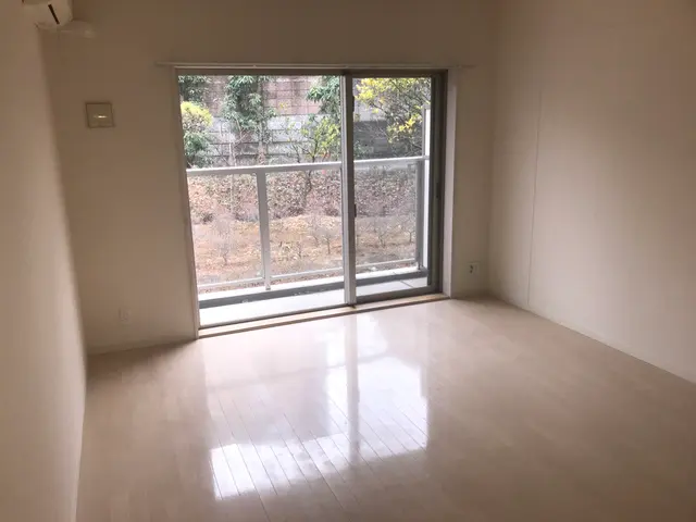 綺麗になるまで洗います！窓の掃除はホームアシスタントサービスへ！サービスの画像