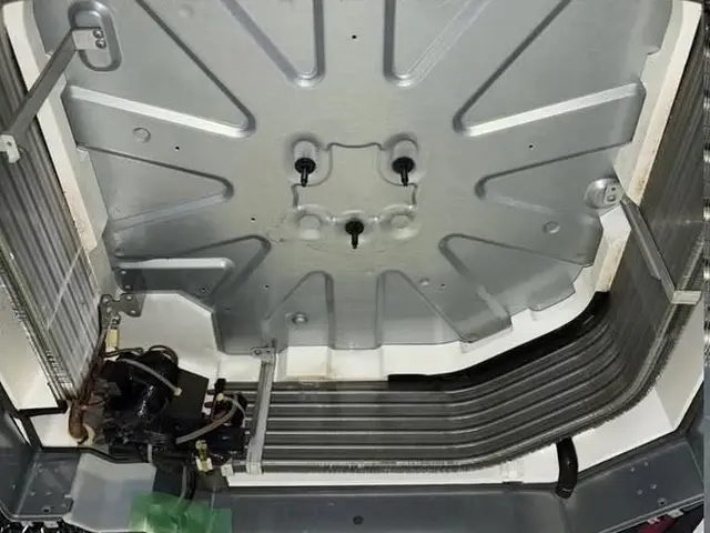 天井埋込型　4方向　エアコン洗浄サービスの画像