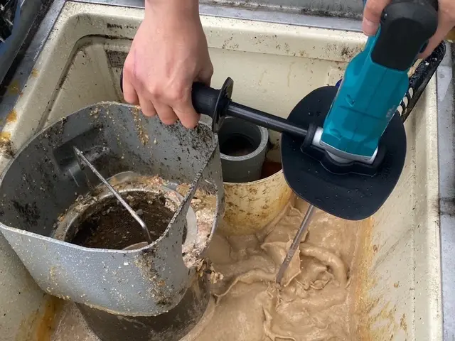 ✯アワード受賞店舗✯グリストラップ徹底洗浄！トラップ内の汚泥、臭いをスッキリ除去サービスの画像